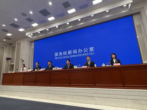 洪萨速配 商务部：选择50个左右消费“新业态新模式新场景”试点城市 增加优质消费供给